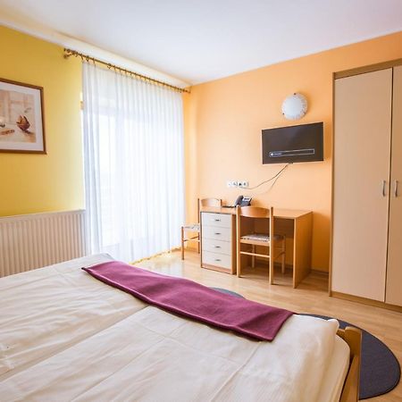 Guesthouse Beno Starše エクステリア 写真