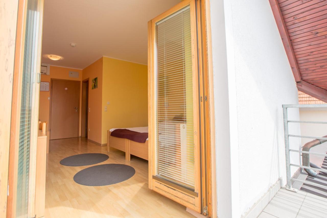 Guesthouse Beno Starše エクステリア 写真