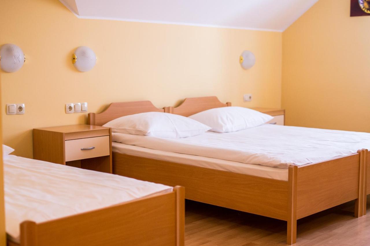 Guesthouse Beno Starše エクステリア 写真