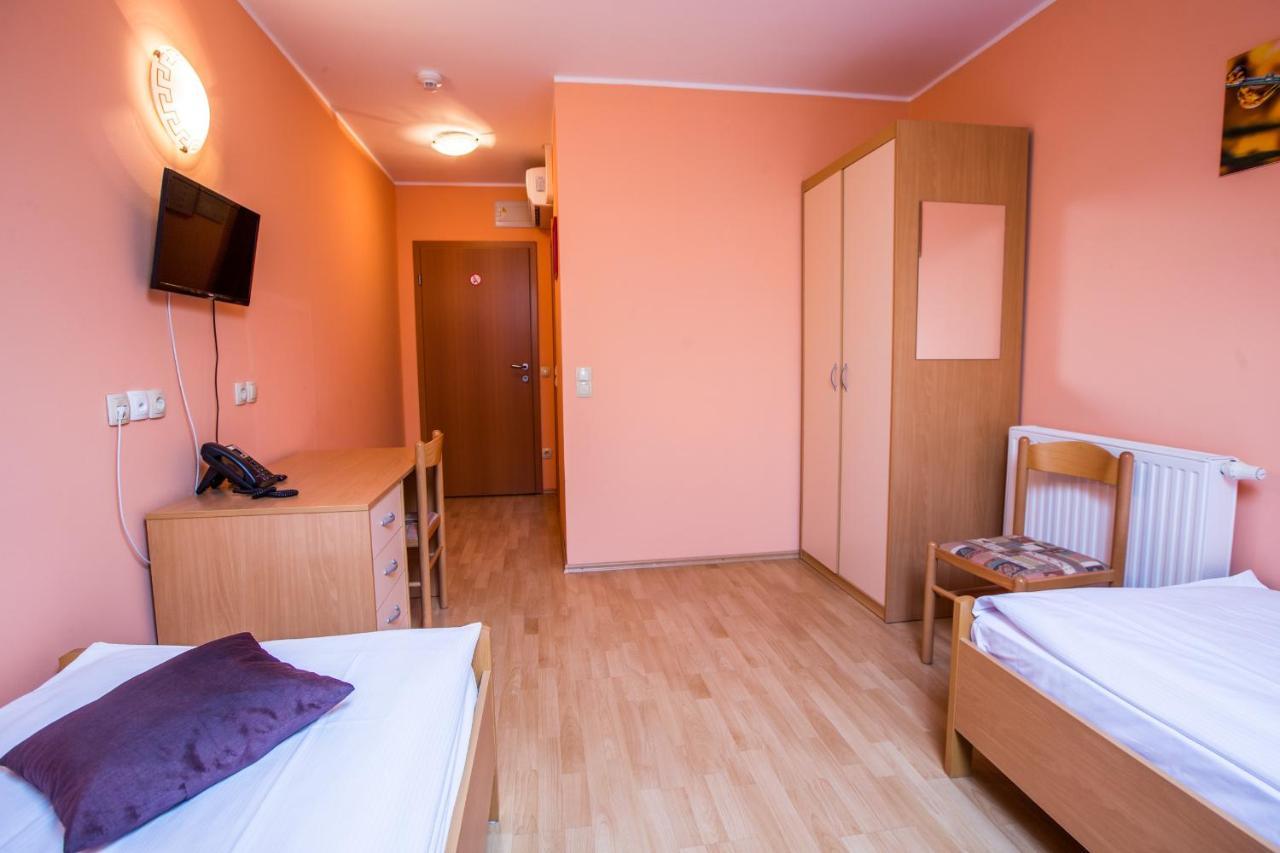 Guesthouse Beno Starše エクステリア 写真