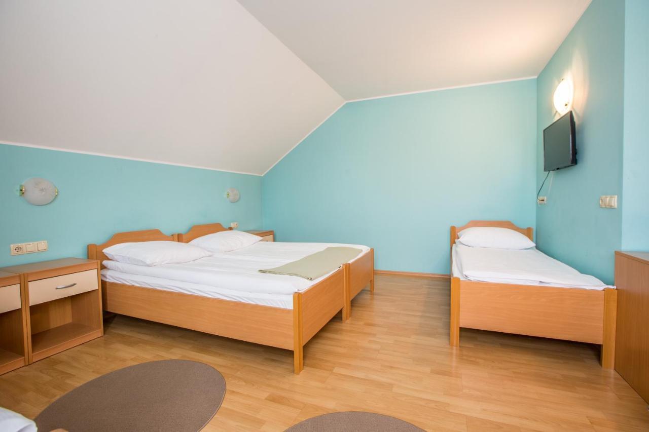 Guesthouse Beno Starše エクステリア 写真